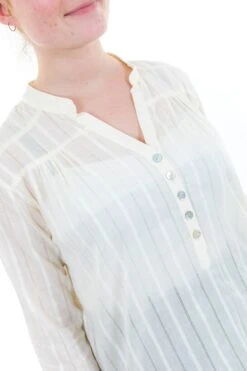 Blouse Nacre -Ethno Style Soldes blouse femme broderies et boutons nacre 3