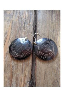 BO7038-Boucle-d-oreille-os-de-buffle-spirale-soleil