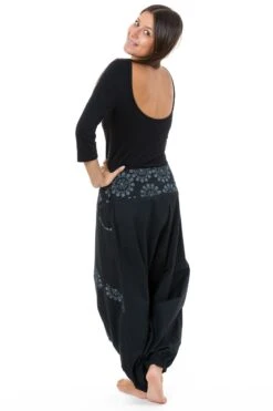Sarouel Vesna -Ethno Style Soldes sarouel ethnic graphic noir et gris nepalese snow vesna 2